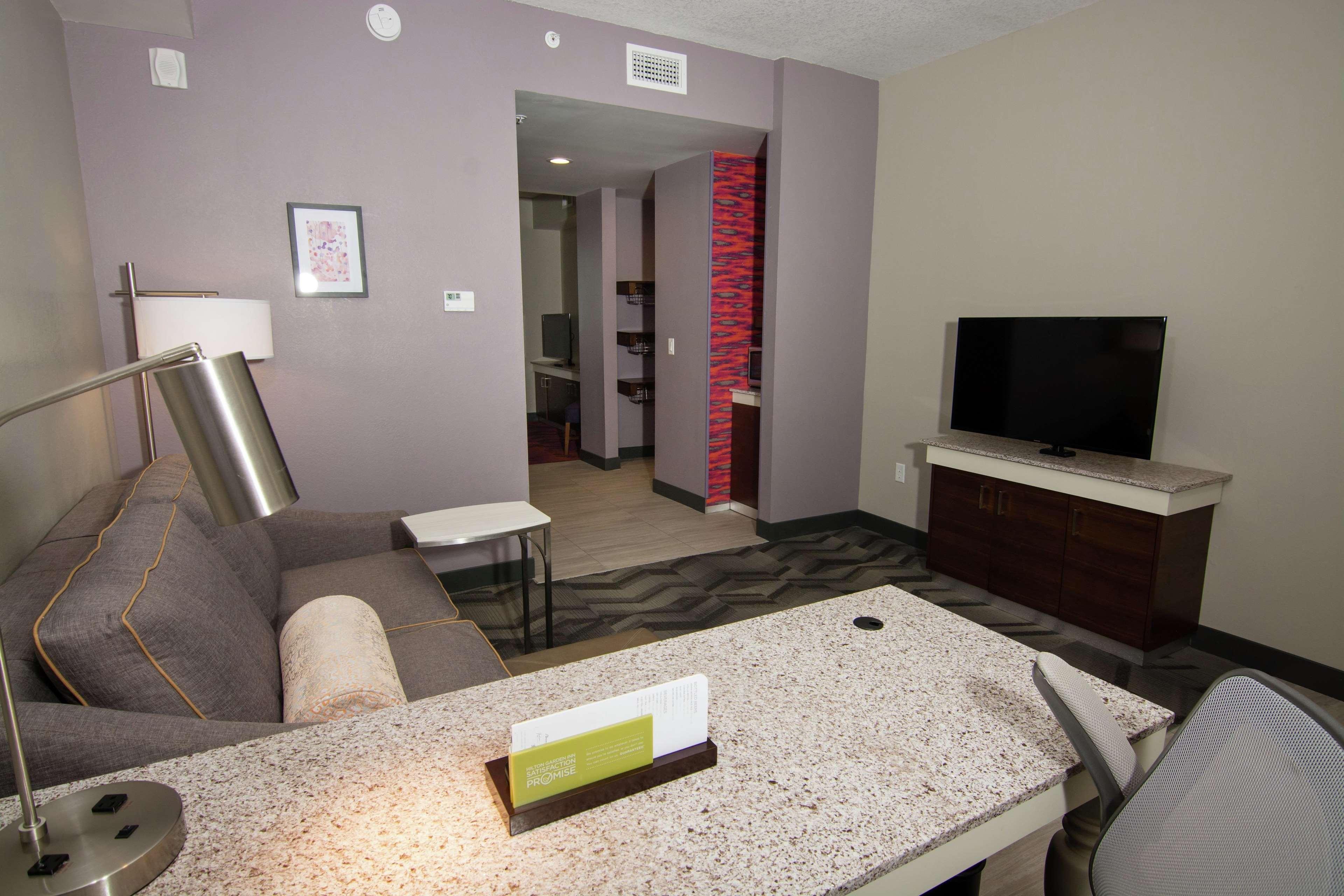Hilton Garden Inn Tampa Suncoast Parkway Lutz Bagian luar foto