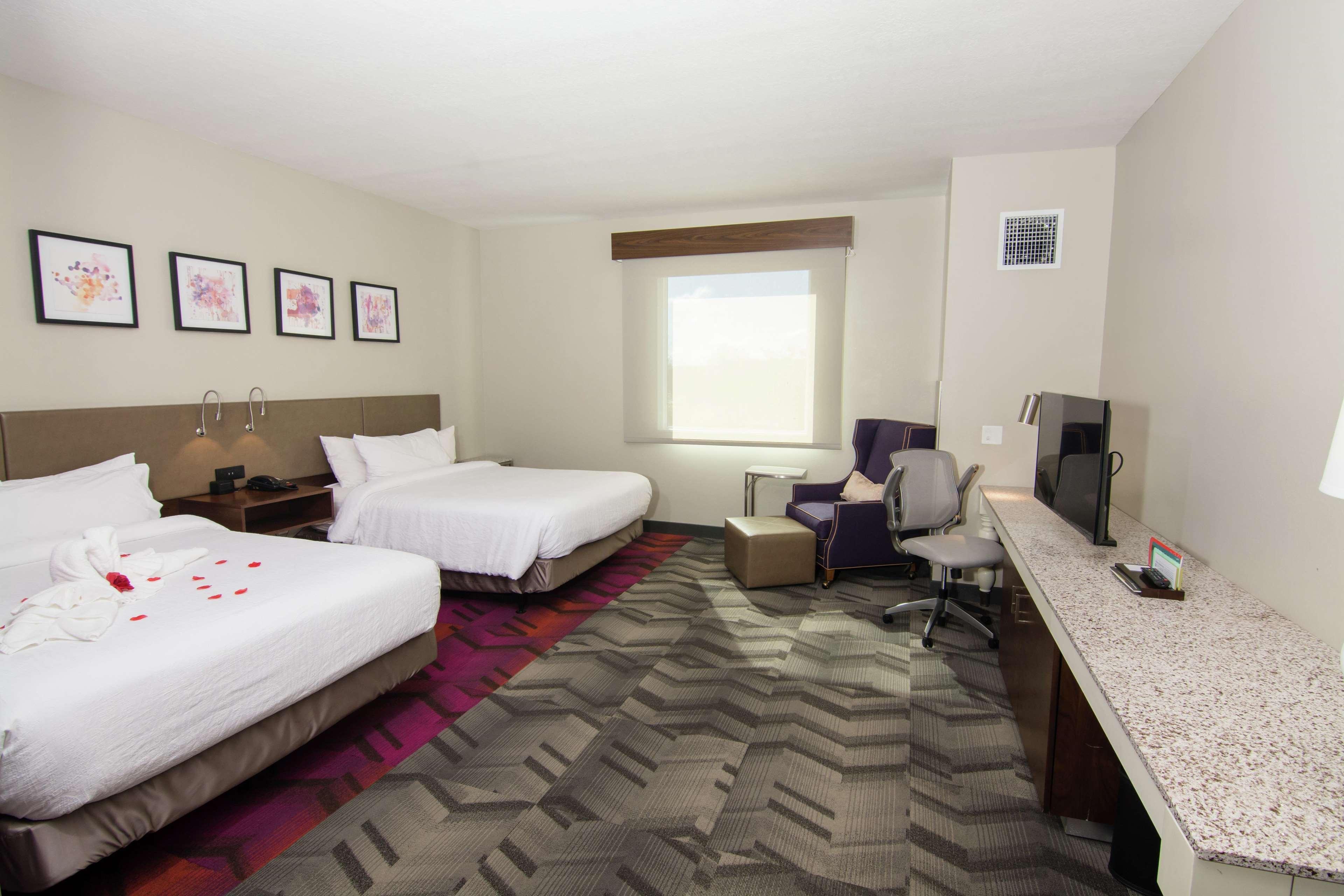 Hilton Garden Inn Tampa Suncoast Parkway Lutz Bagian luar foto