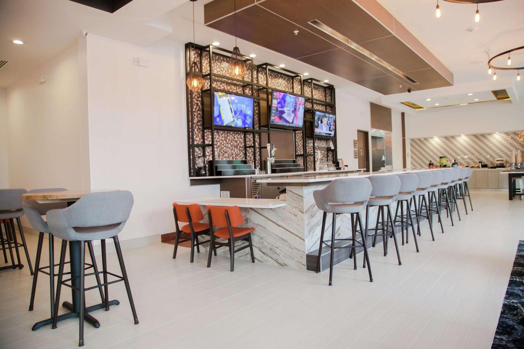 Hilton Garden Inn Tampa Suncoast Parkway Lutz Bagian luar foto