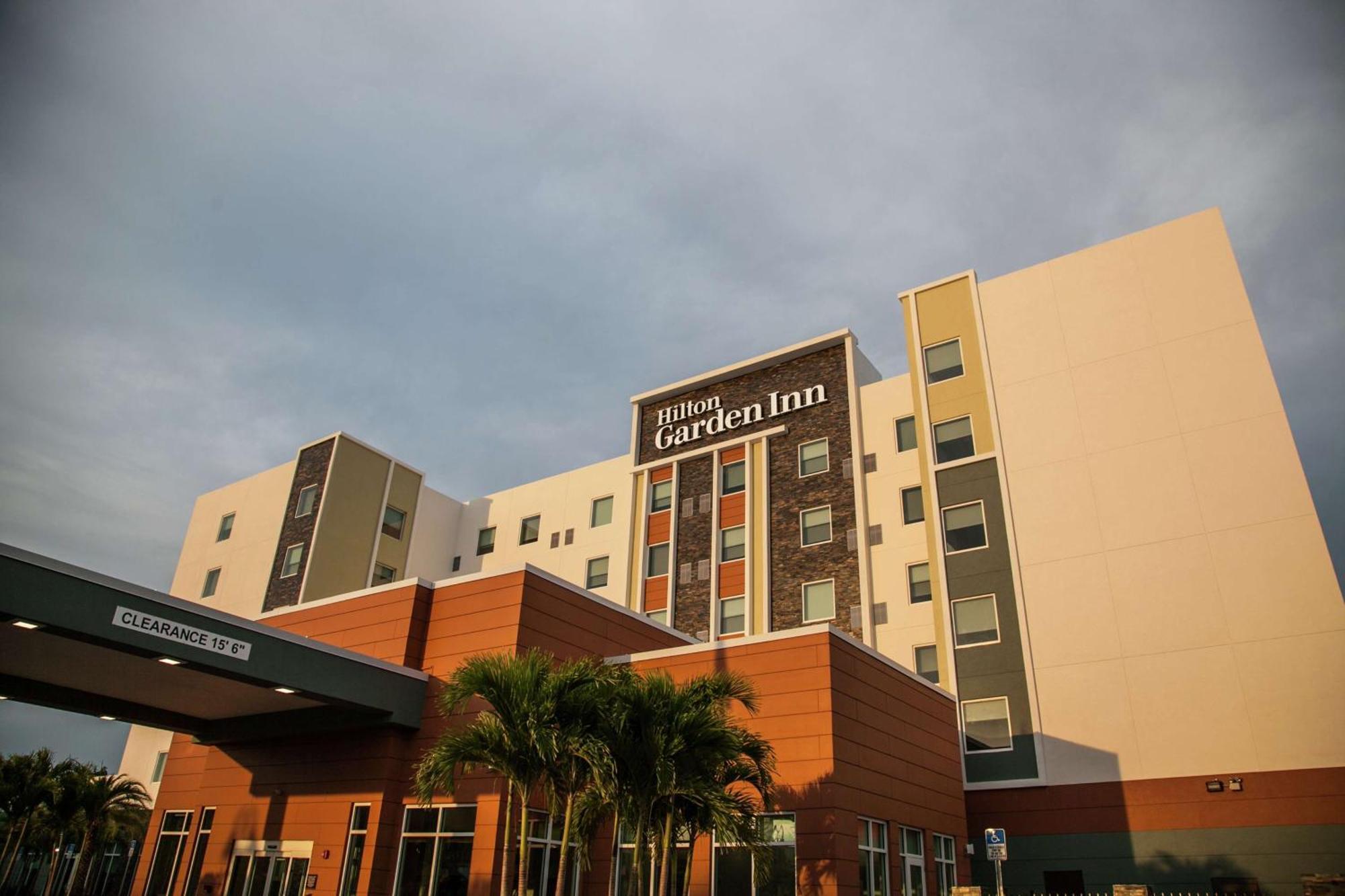 Hilton Garden Inn Tampa Suncoast Parkway Lutz Bagian luar foto